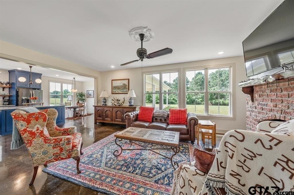 10 acres in Henderson County gallery image 4