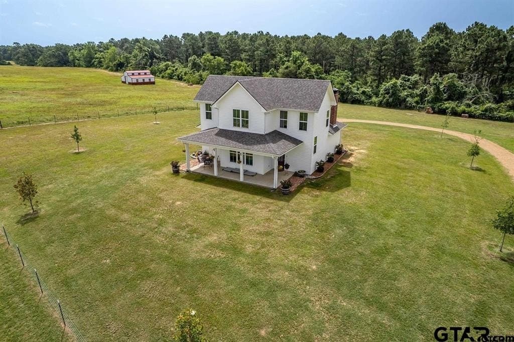 10 acres in Henderson County