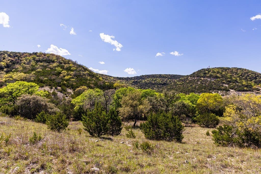 150 acres in Bandera County - photo 8