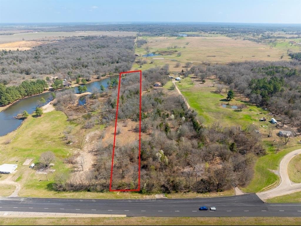 4 acres in Lamar County