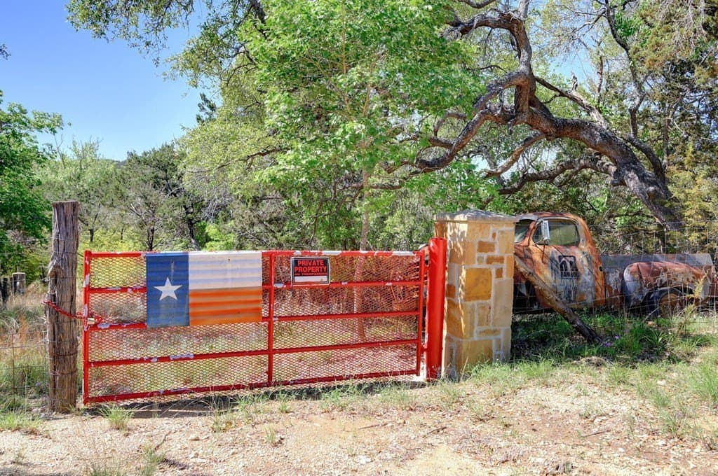 18.02 acres in Comal County - photo 6