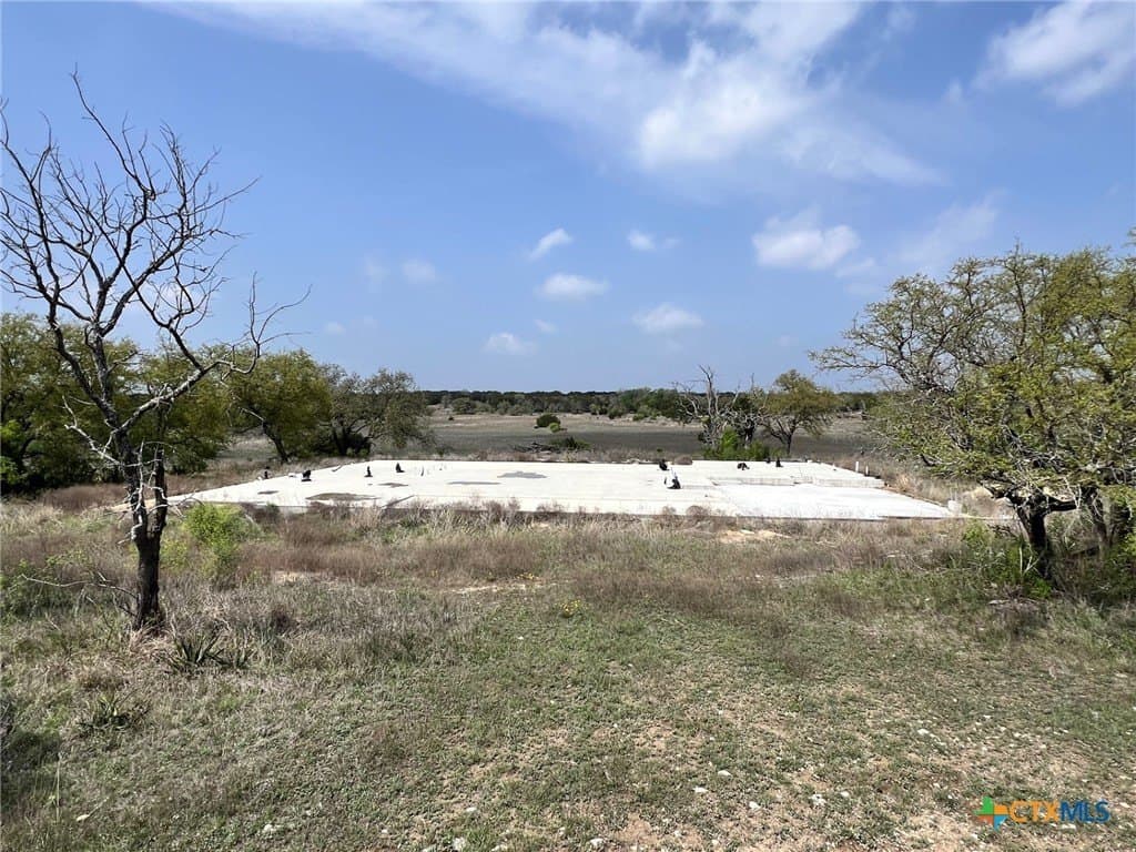 16 acres in Lampasas County