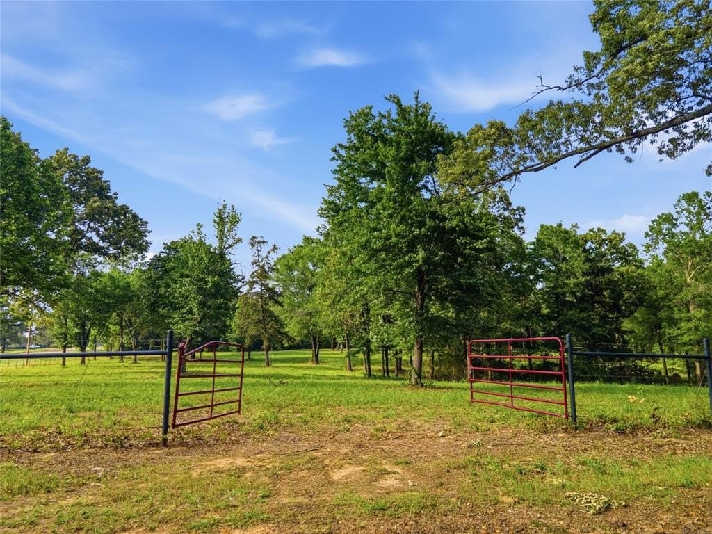 26 acres in Morris County gallery image 3