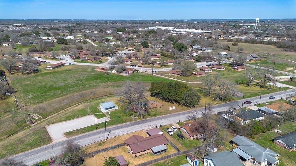 3.9 acres in Washington County gallery image 2