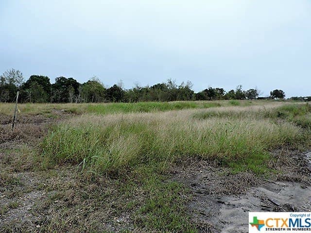 2 acres in DeWitt County