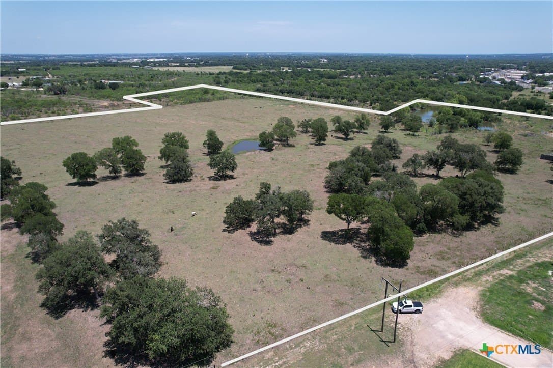 28.28 acres in Milam County - photo 4