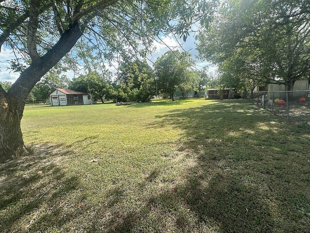0.5 acres in Fayette County - photo 4