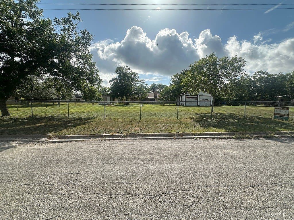 0.5 acres in Fayette County - photo 6