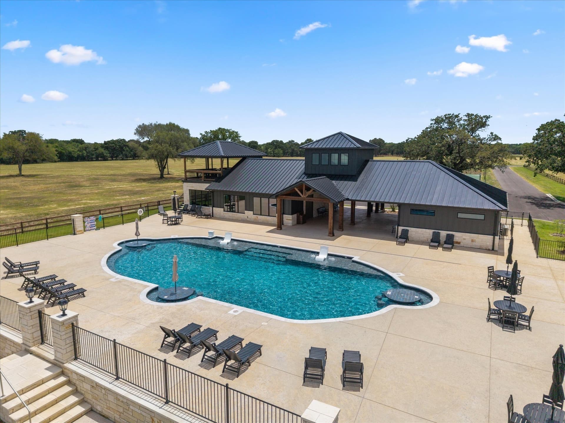1.01 acres in Navarro County - photo 24