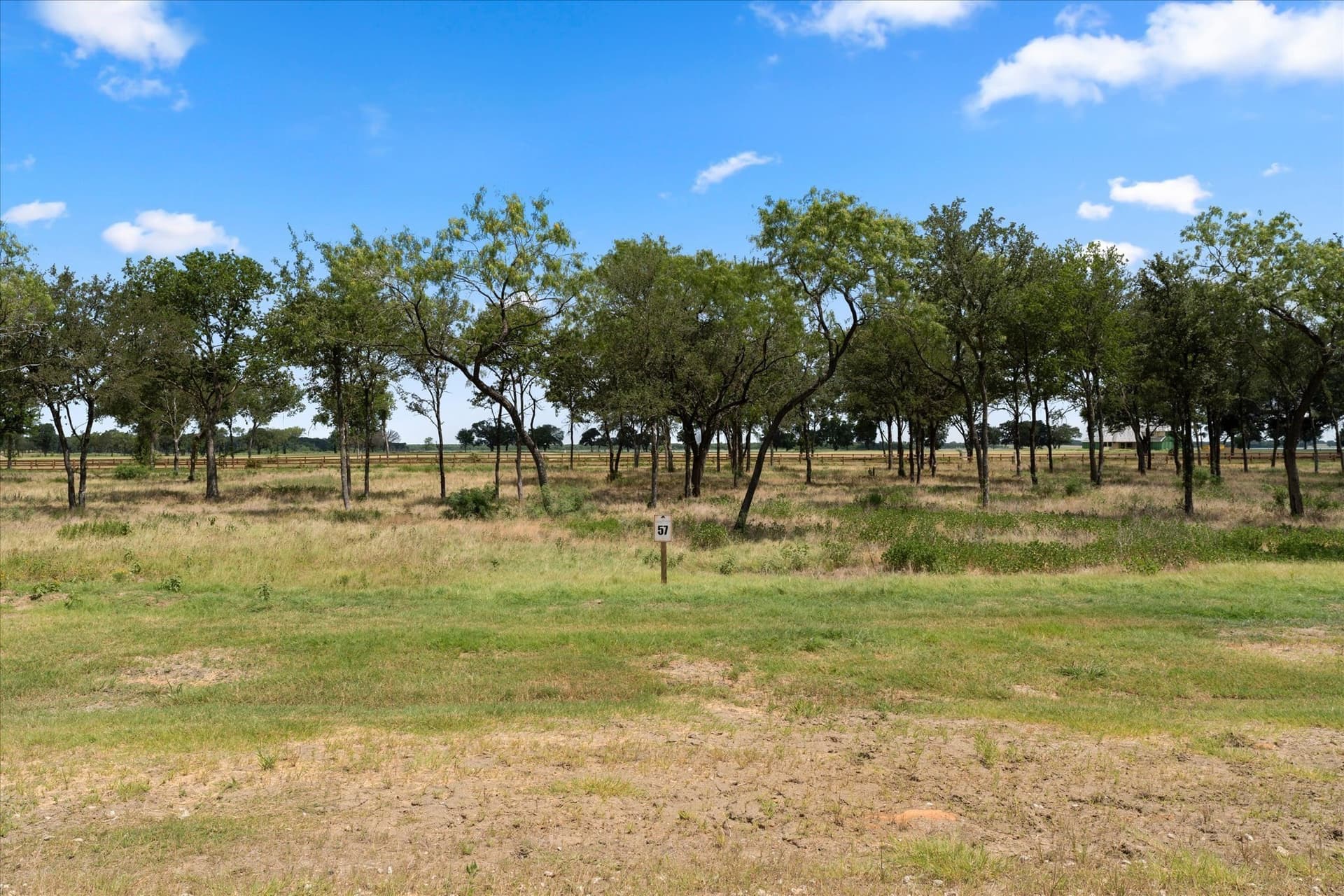 1.01 acres in Navarro County