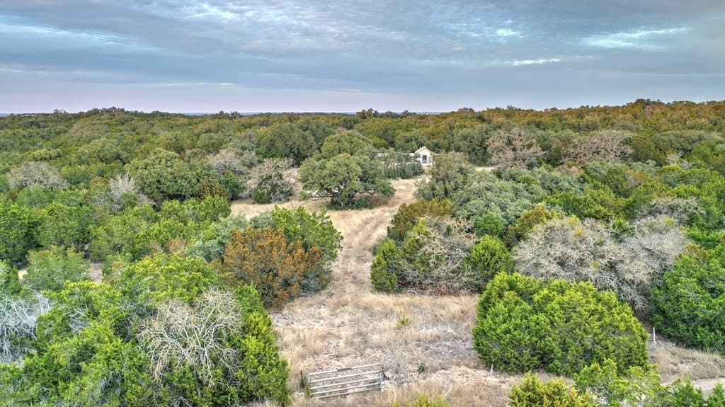 105 acres in Kerr County gallery image 3