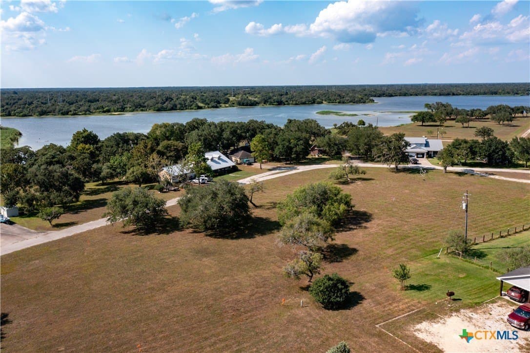 0.4 acres in Goliad County - photo 6