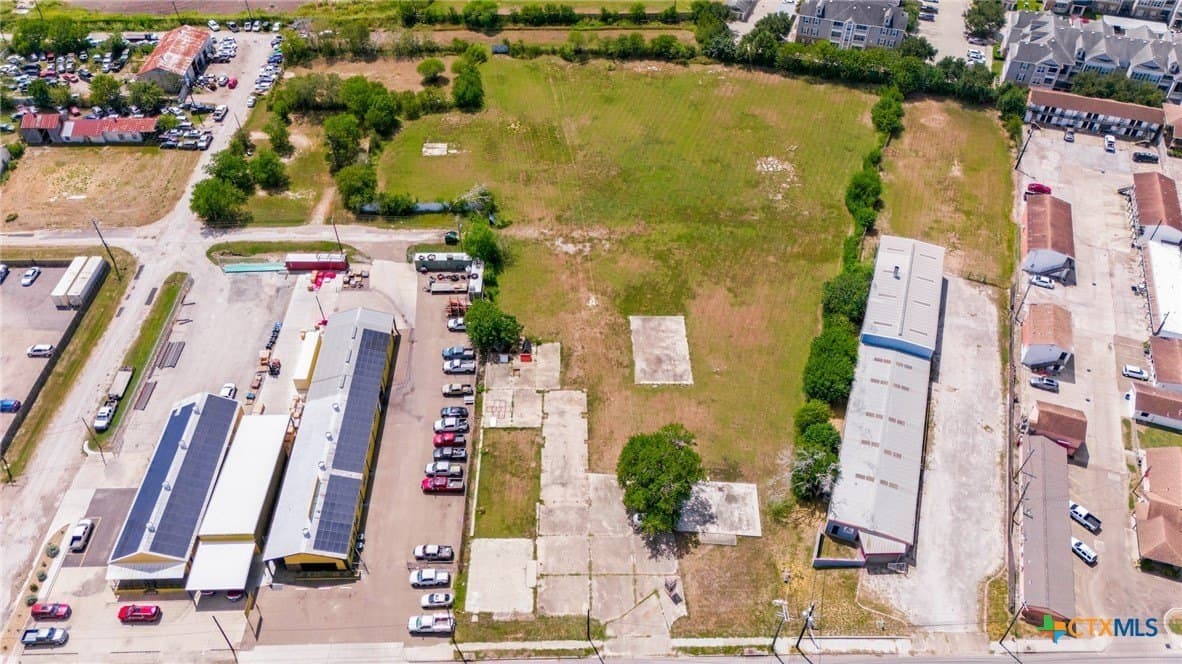 4.57 acres in Victoria County - photo 10