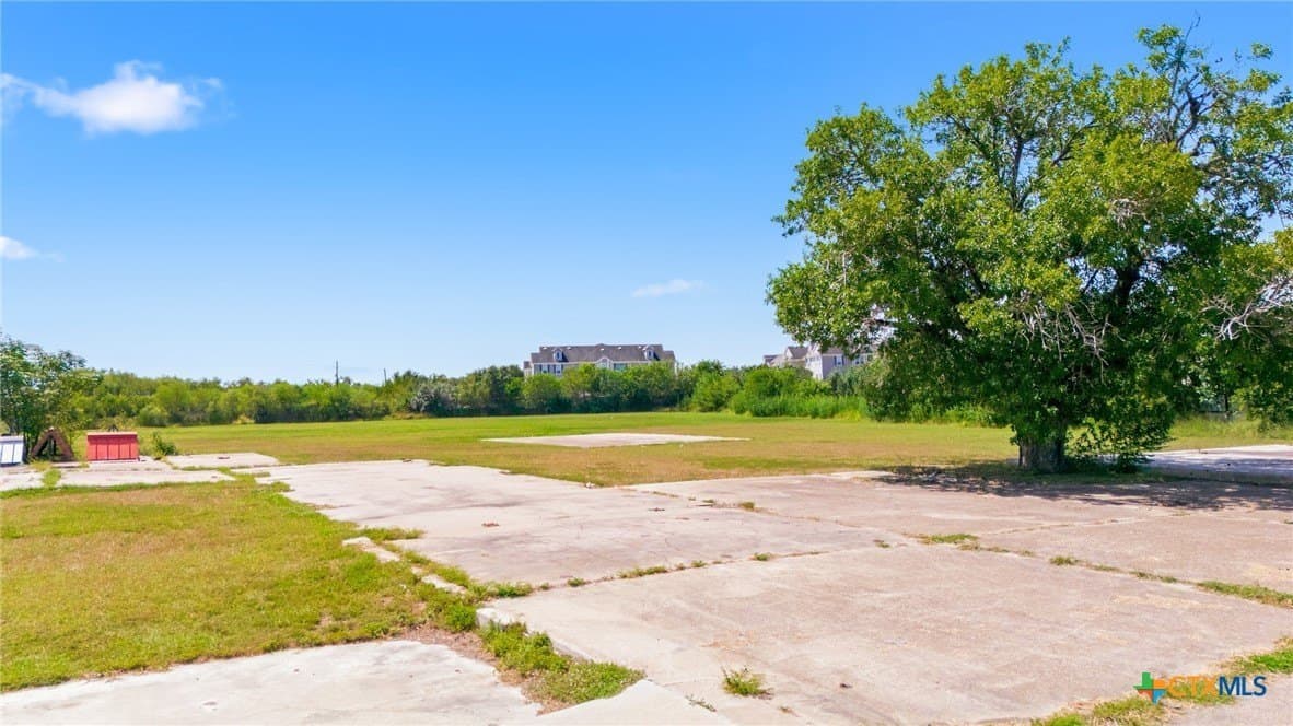 4.57 acres in Victoria County - photo 9
