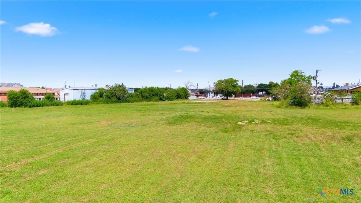 4.57 acres in Victoria County - photo 8
