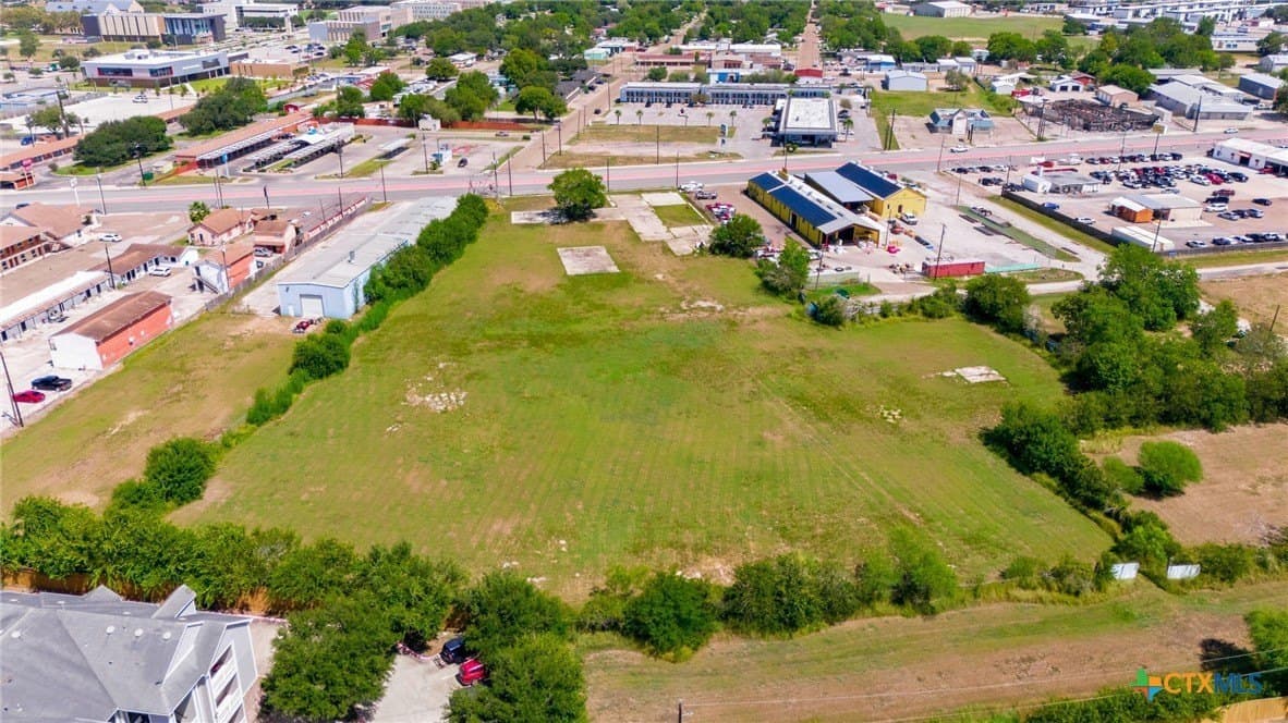 4.57 acres in Victoria County - photo 4