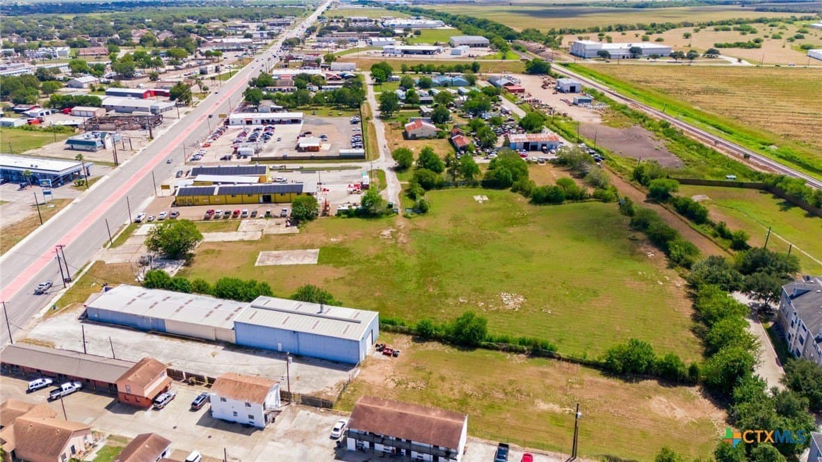 4.57 acres in Victoria County - photo 7