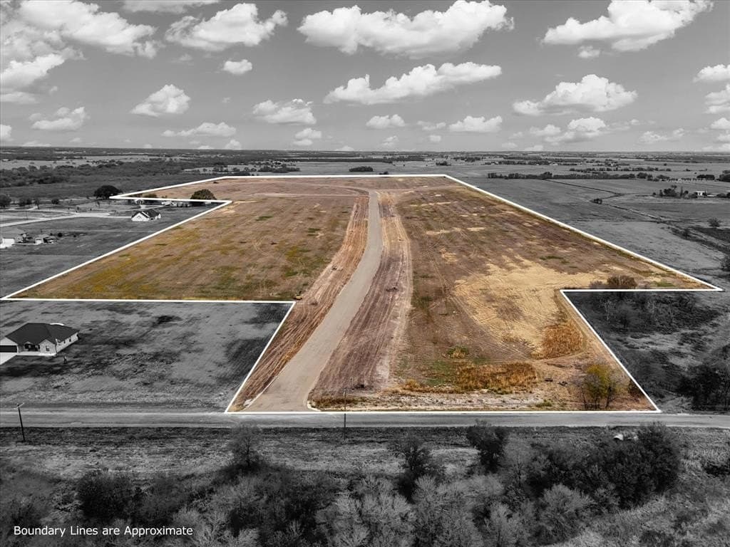 2.08 acres in McLennan County gallery image 4