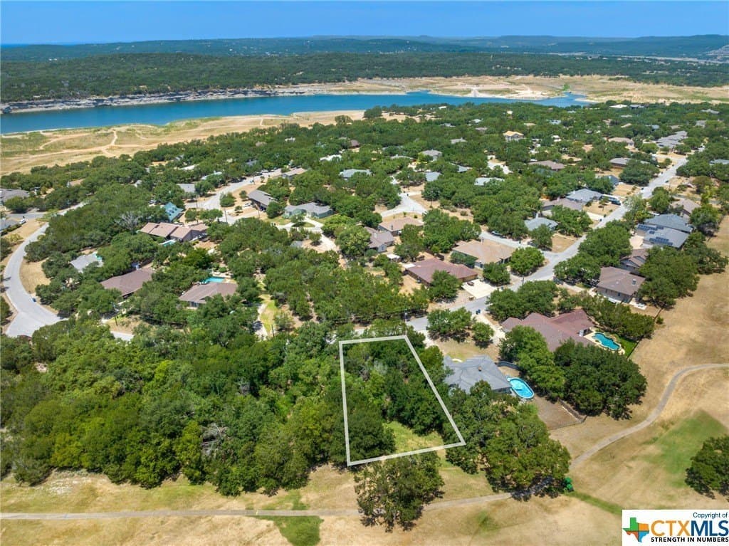 0.32 acres in Travis County gallery image 4