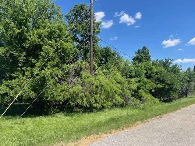 0.25 acres in Hill County gallery image 2