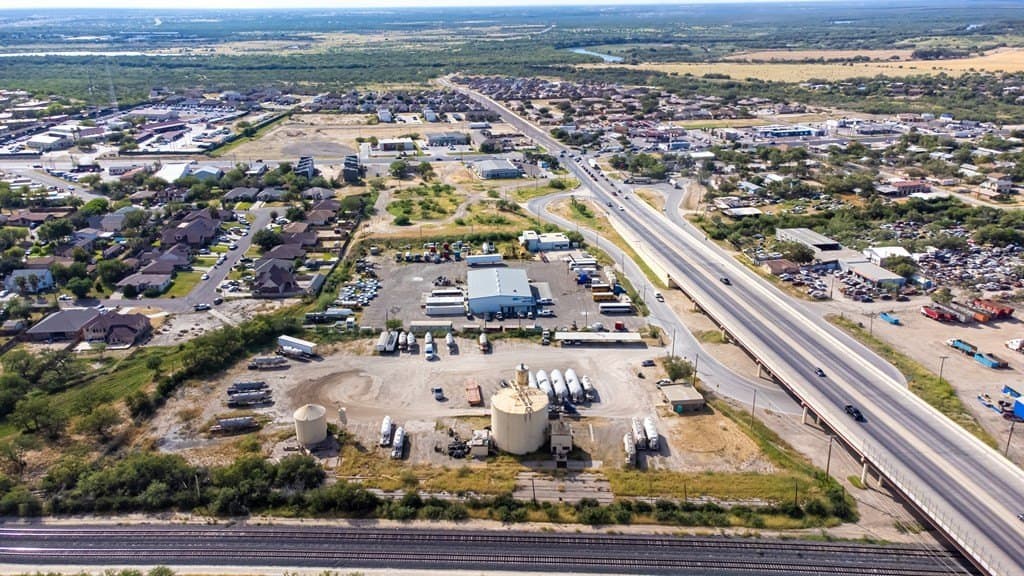 162,239 acres in Maverick County gallery image 3