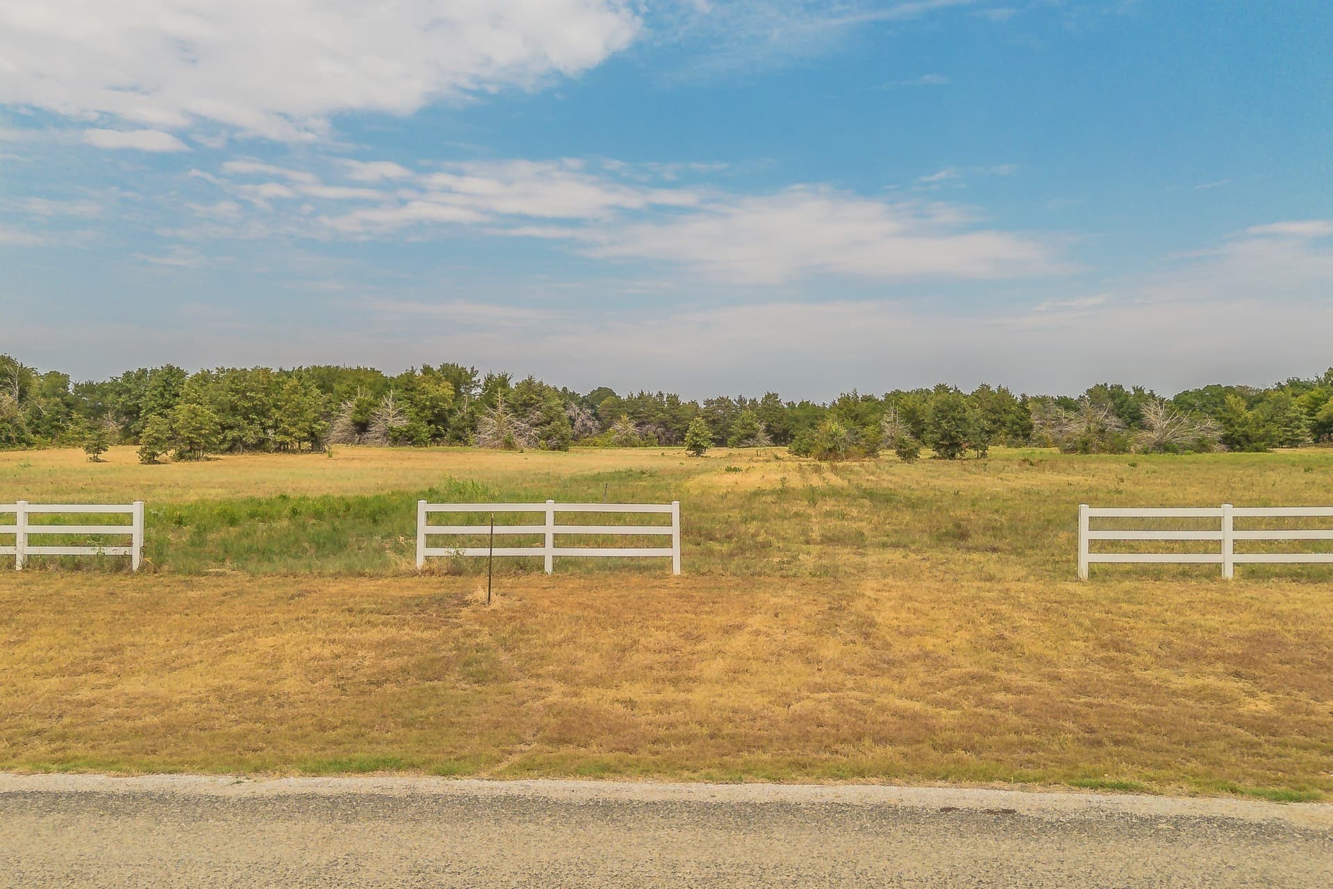 4.69 acres in Cooke County - photo 4