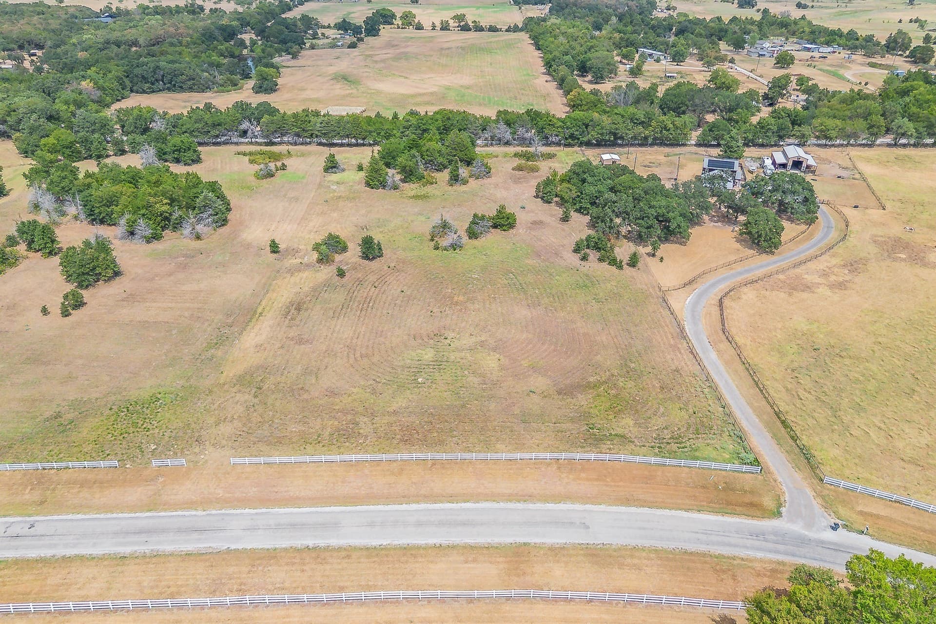 4.69 acres in Cooke County - photo 3