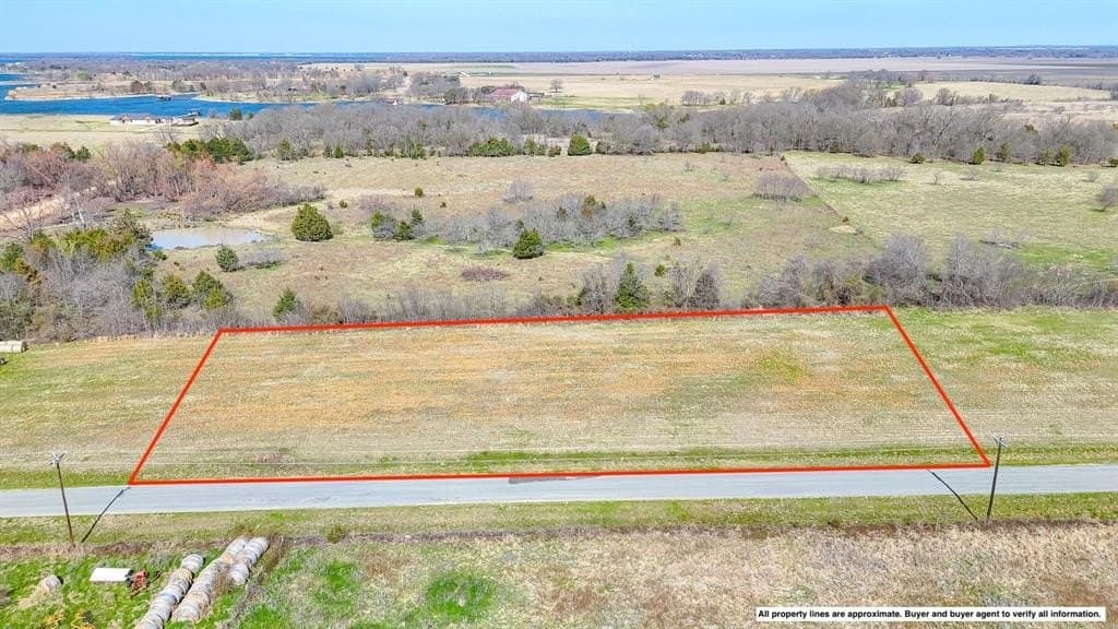 1.11 acres in Navarro County