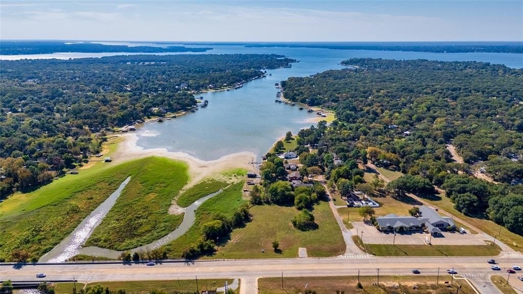 1.71 acres in Henderson County gallery image 2