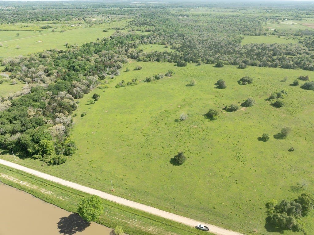 18 acres in Fayette County gallery image 4