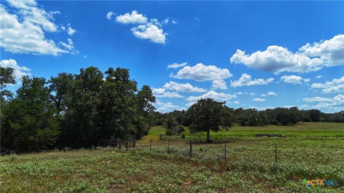 32.14 acres in Gonzales County - photo 7