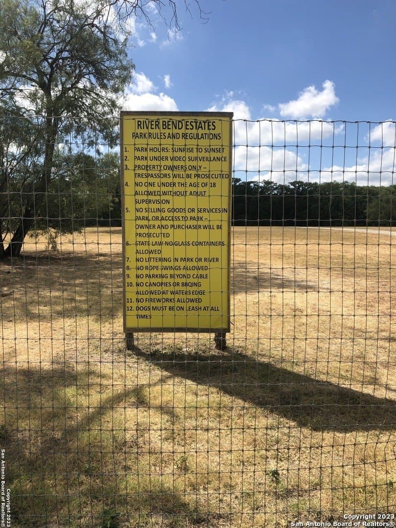 0.12 acres in Bandera County - photo 18