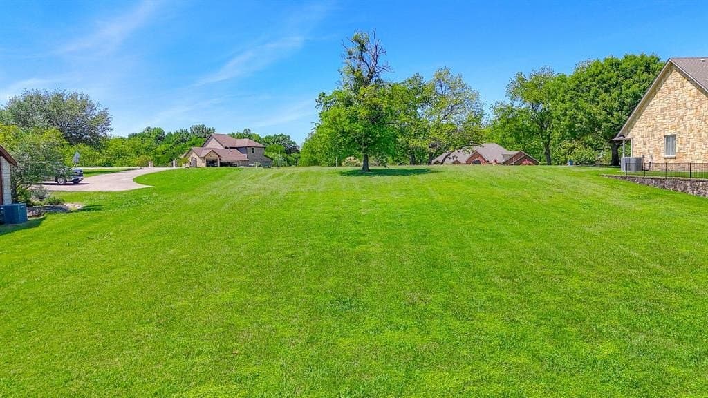 0.6 acres in Navarro County gallery image 4