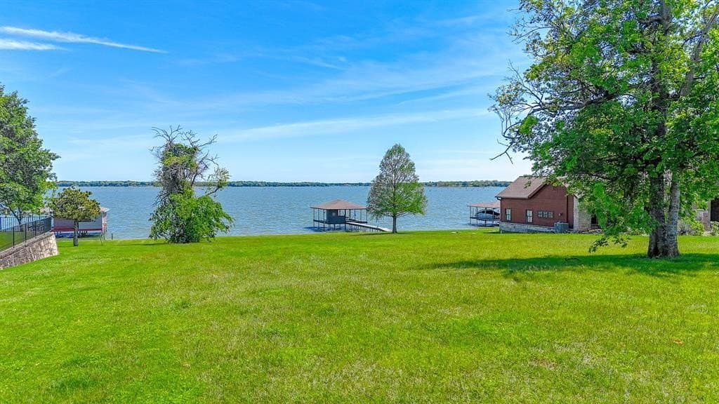 0.6 acres in Navarro County gallery image 2