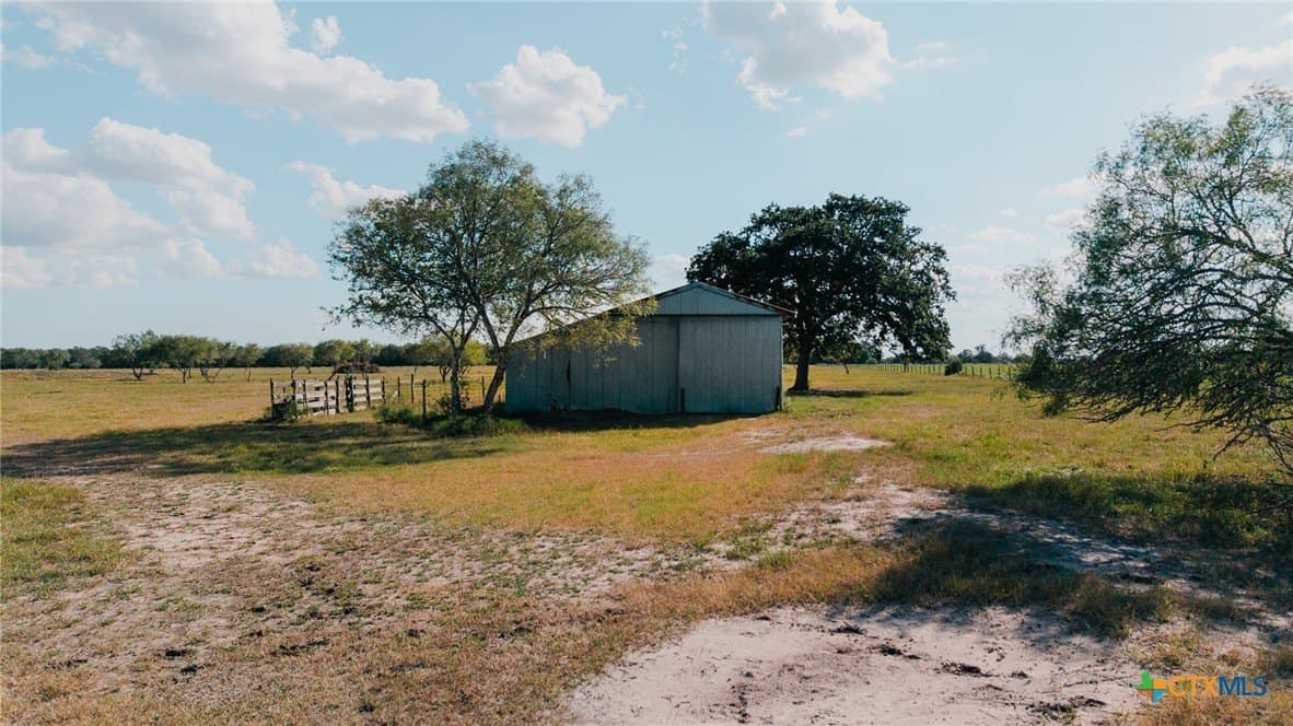 11 acres in Lavaca County featured view