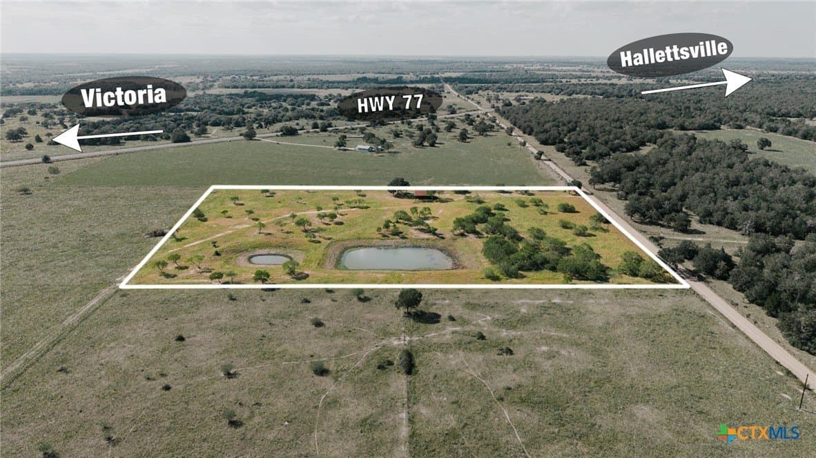 11 acres in Lavaca County