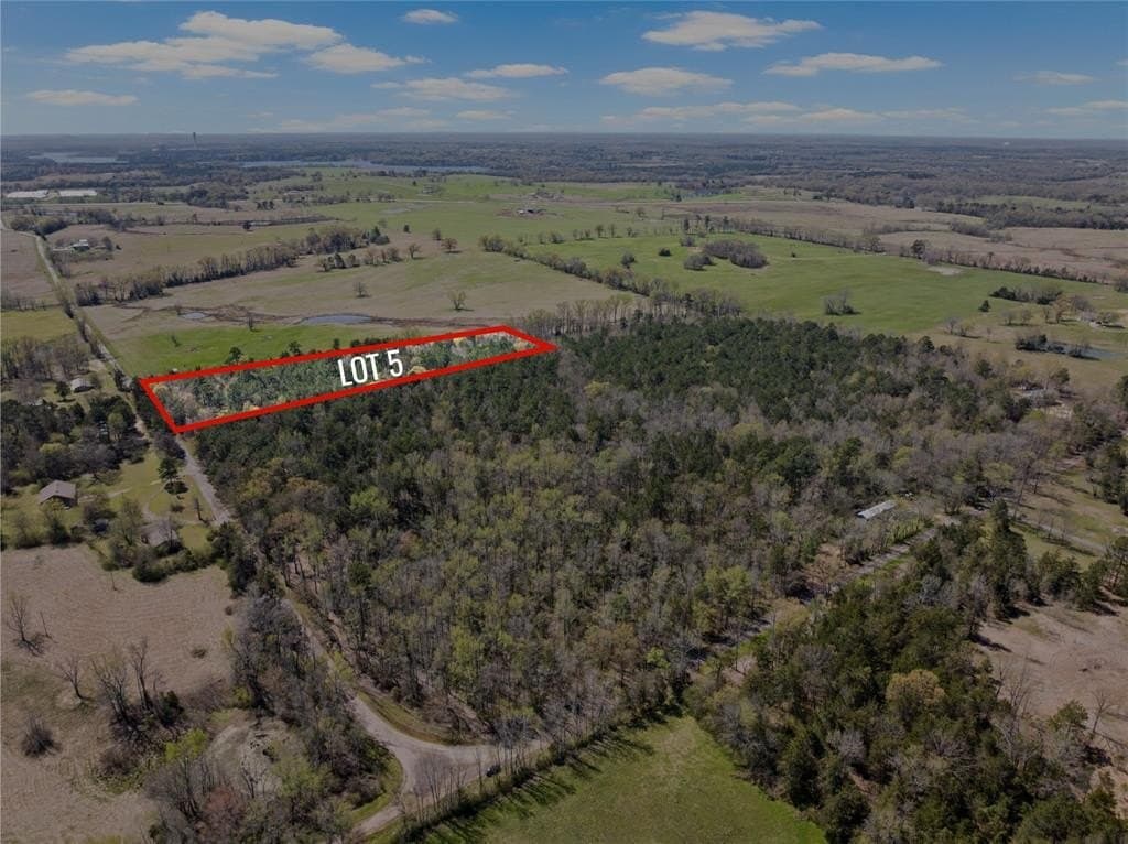 5.65 acres in Titus County