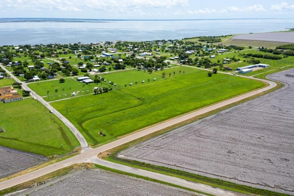 0.35 acres in Refugio County - photo 19
