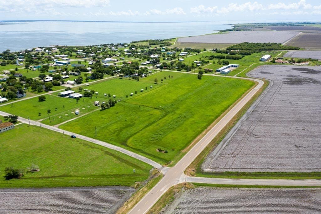 0.35 acres in Refugio County - photo 18