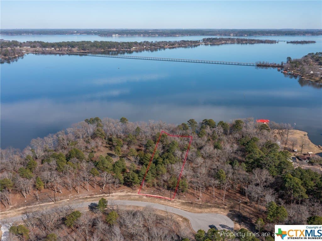 1.03 acres in Henderson County gallery image 4