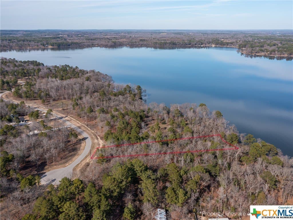1.03 acres in Henderson County featured view