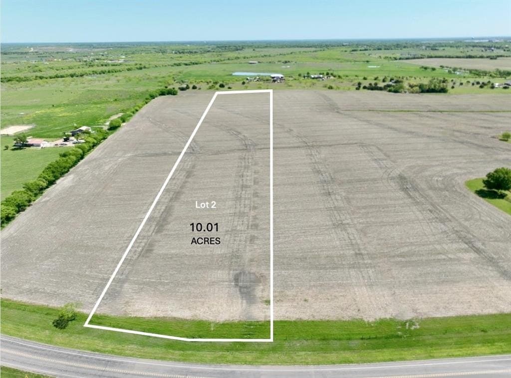 10.1 acres in Ellis County