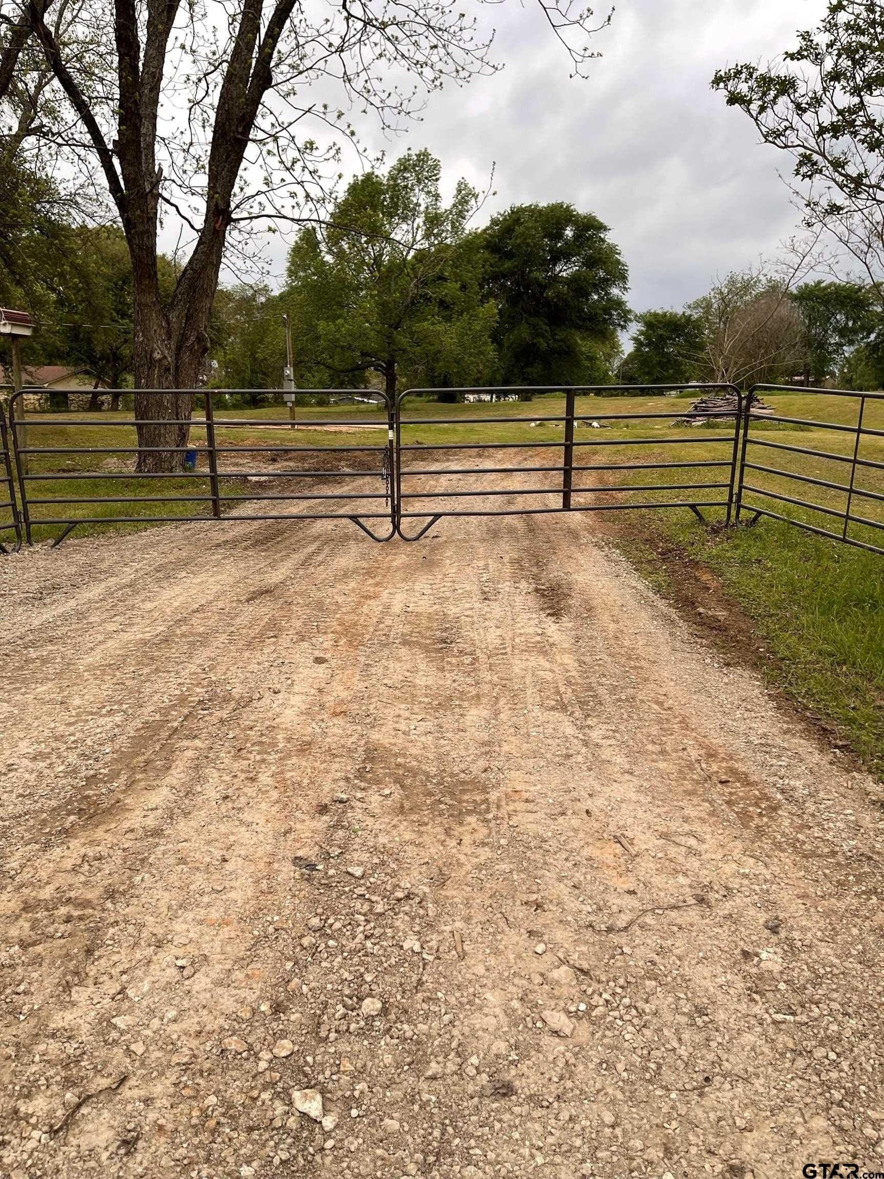 2.79 acres in Henderson County - photo 2