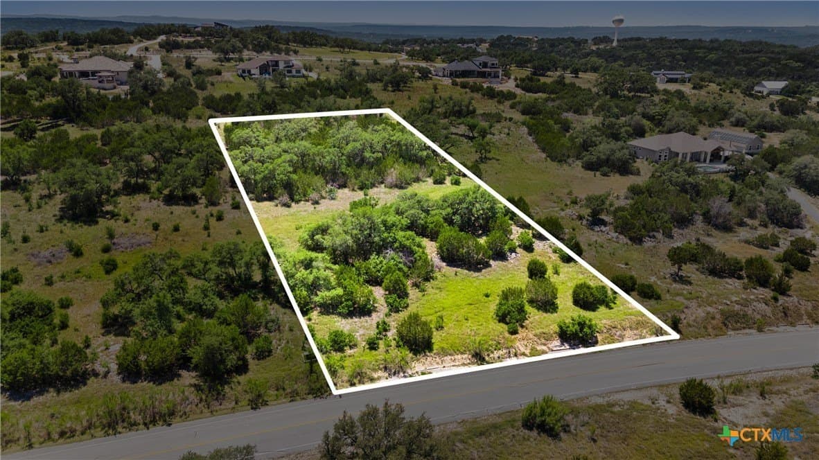 1.9 acres in Comal County gallery image 2