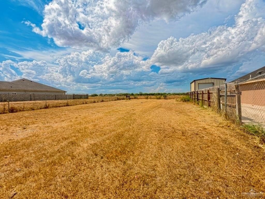 0.18 acres in Hidalgo County - photo 4