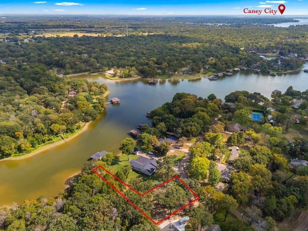 0.41 acres in Henderson County - photo 14