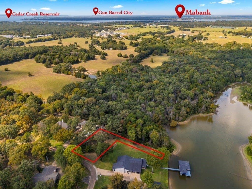 0.41 acres in Henderson County - photo 6