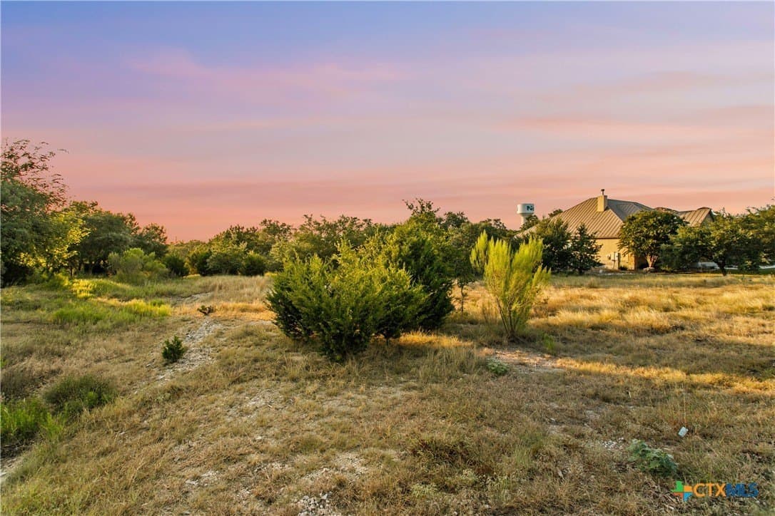 1.2 acres in Comal County gallery image 3