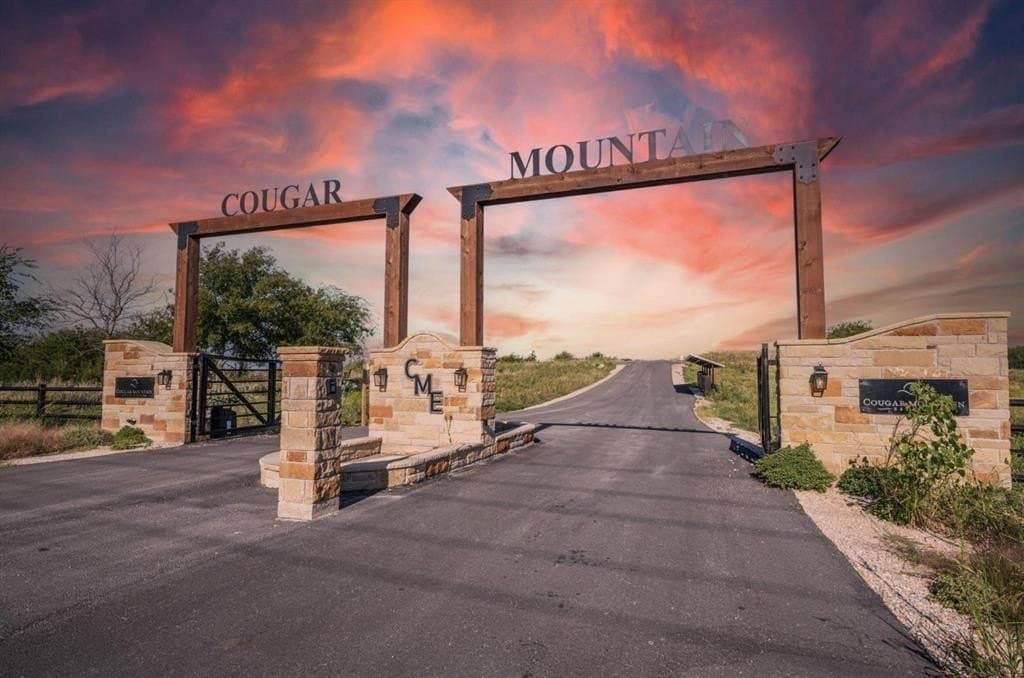 2.2 acres in Hood County gallery image 2