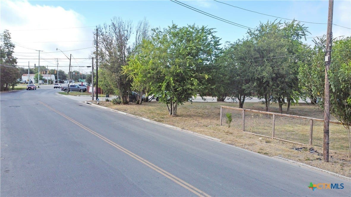 0.38 acres in Comal County - photo 10